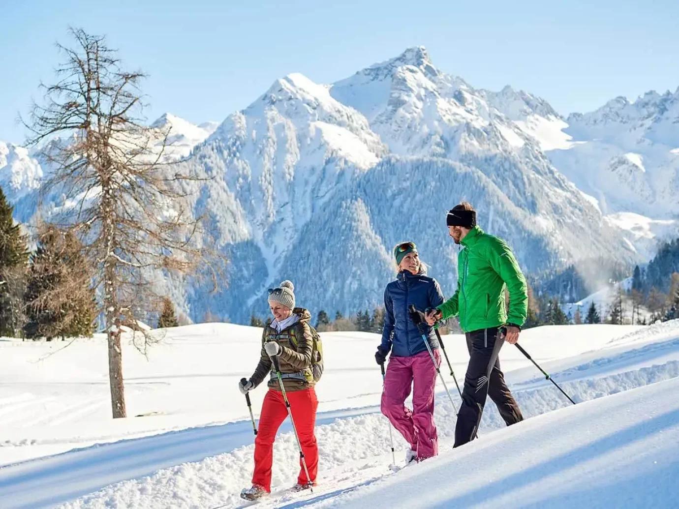 Winterwandern mit Aussicht in Vorarlberg, Österreich